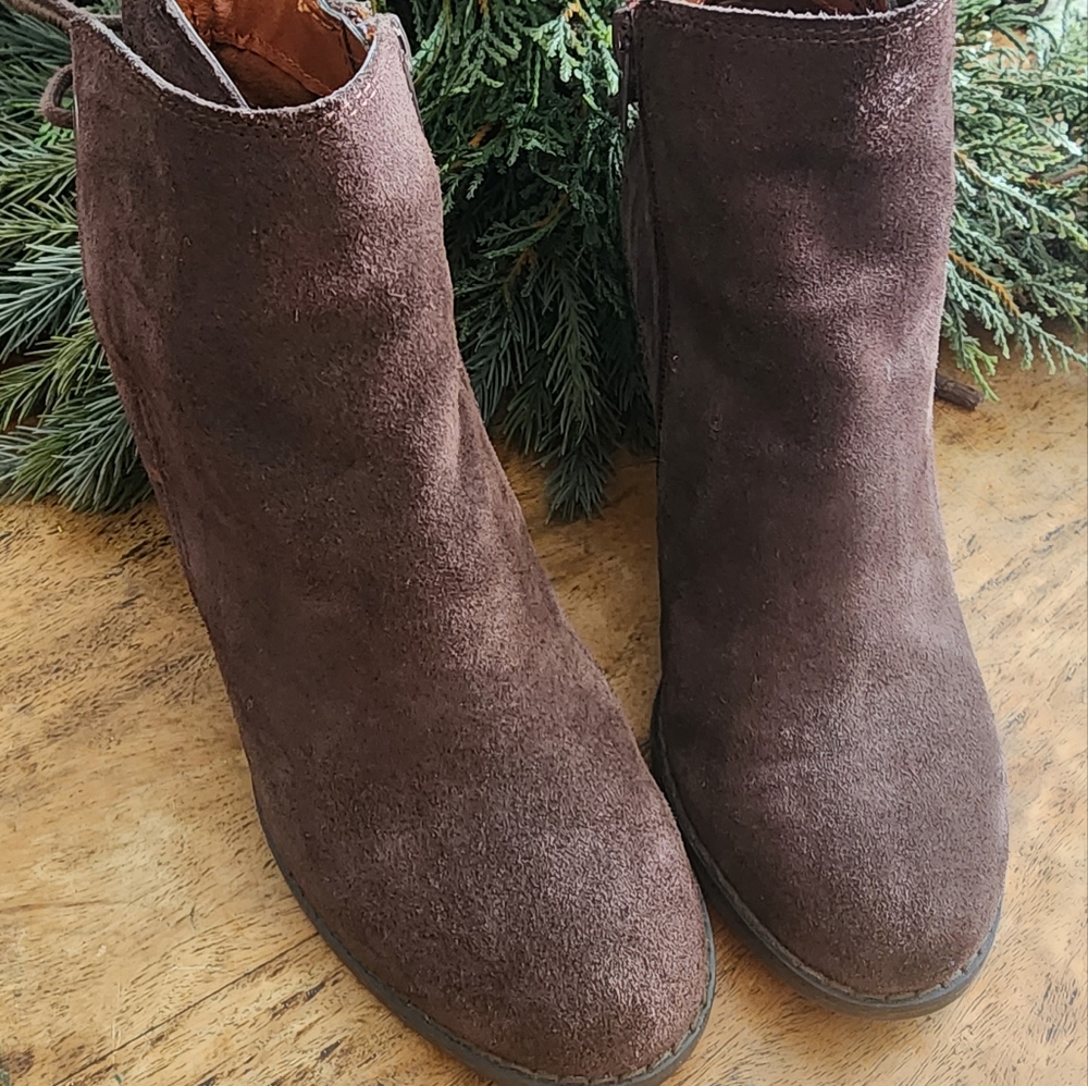 Lucky brand wedge bootie with tie back